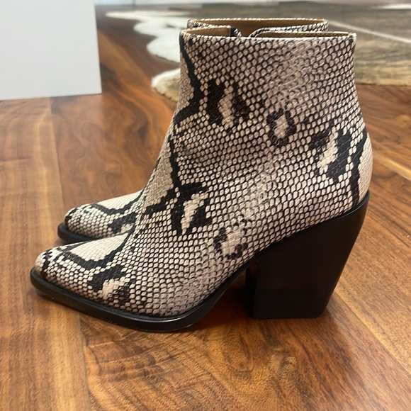 Chloe Rylee boots - Picture 2 of 5